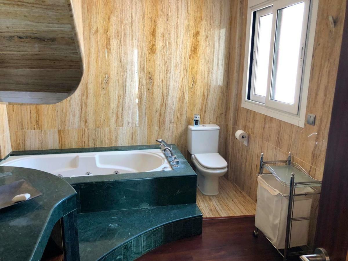 Atico-Duplex Primera Linea De Playa En El Centro De Estepona Bagian luar foto